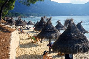 Pagodes sur une plage à Palma de Majorque